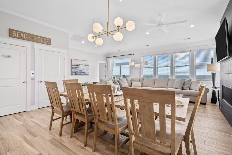 Dining seating for 10