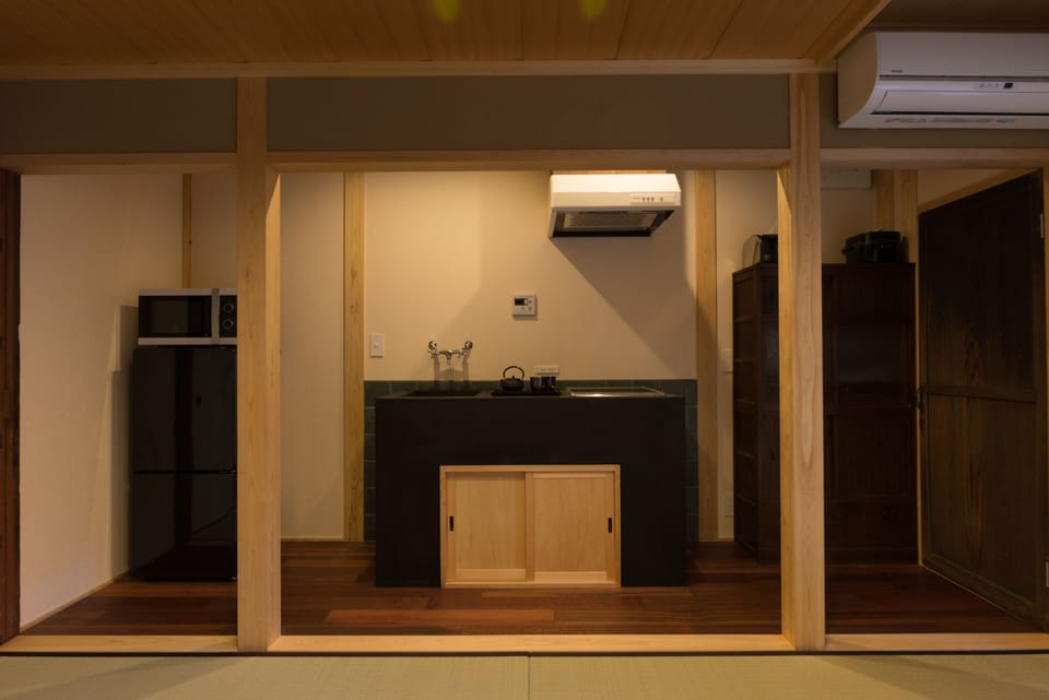 Traditional House, 2 Bedrooms, Kitchen, Garden View | Private kitchen | Fridge, microwave, stovetop, coffee/tea maker