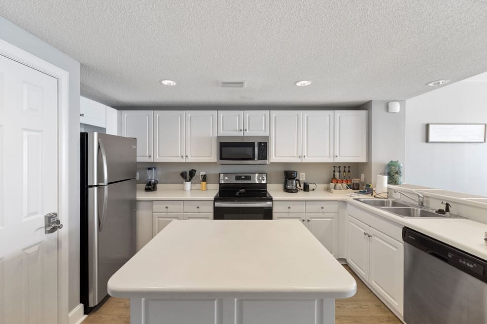 Full Sized Kitchen