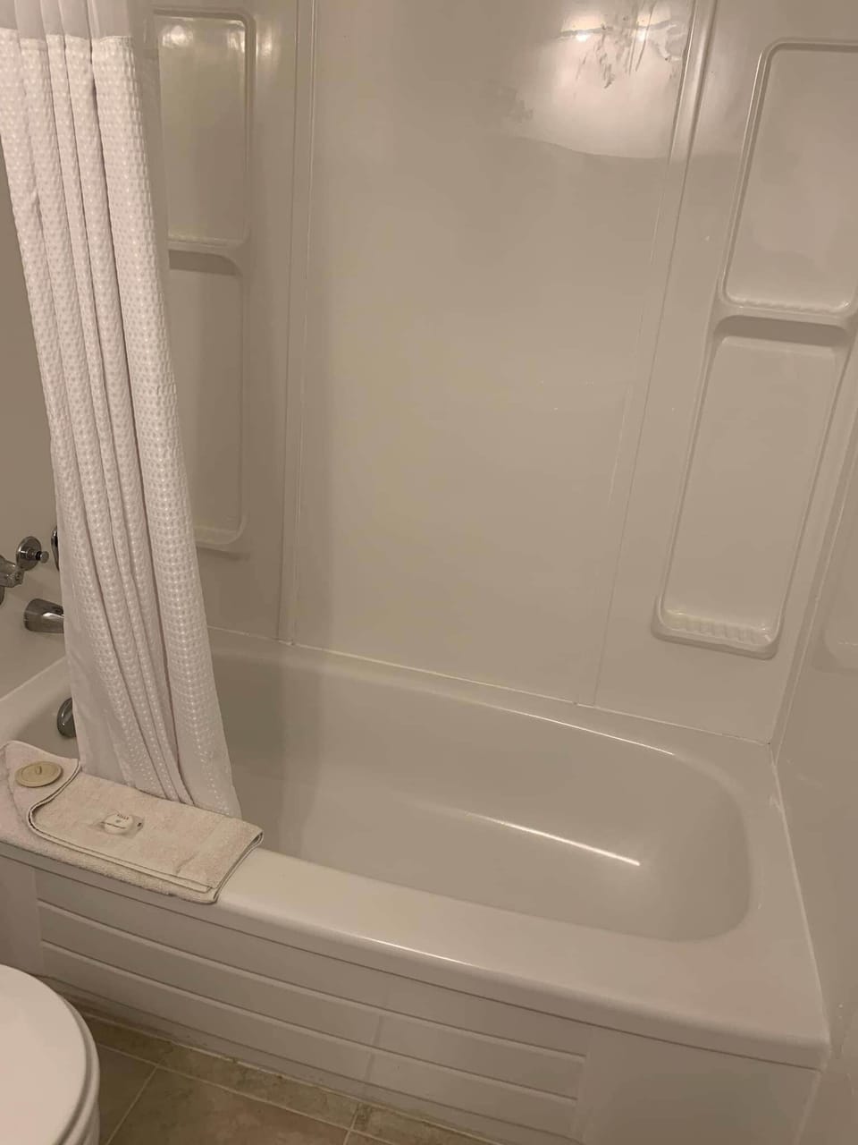 Classic Single Room, Mountain View | Bathroom | Combined shower/tub, towels, soap, shampoo