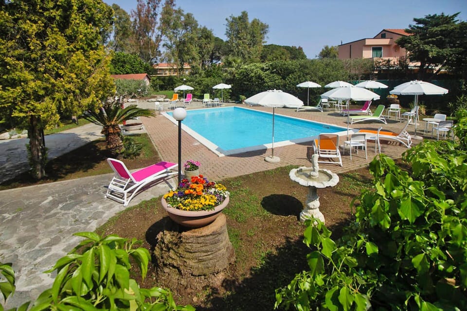 Apartment | Pool | Outdoor pool