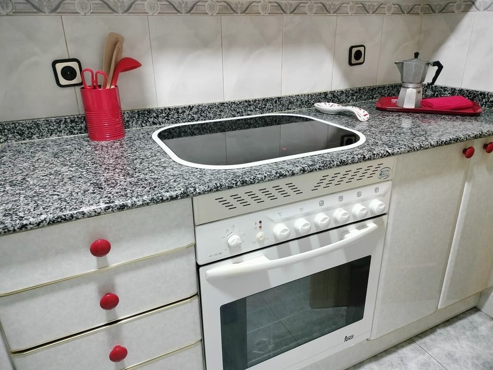 Electric kettle, toaster