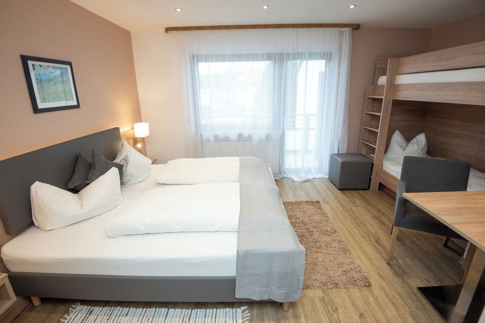 Comfort Quadruple Room | Desk, laptop workspace, free WiFi