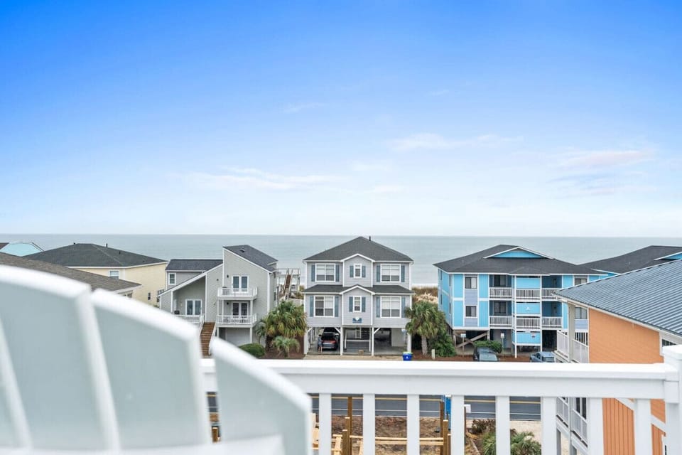 Ocean view from the crow`s nest