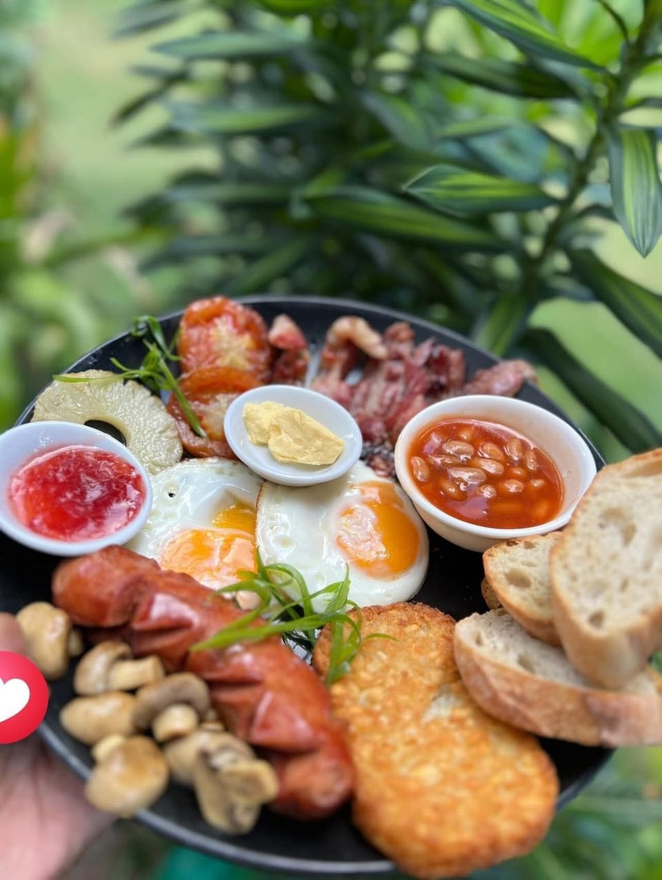 Daily cooked-to-order breakfast for a fee