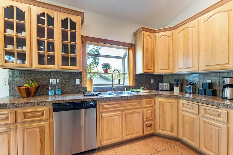 Fully equipped kitchen.