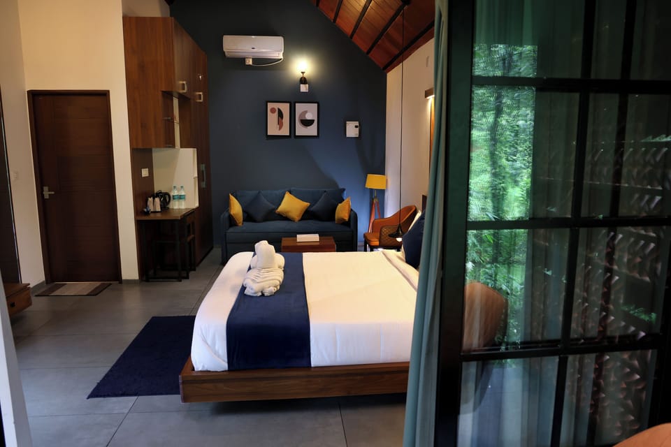 Superior Single Room, Lake View | Egyptian cotton sheets, premium bedding, memory foam beds, desk