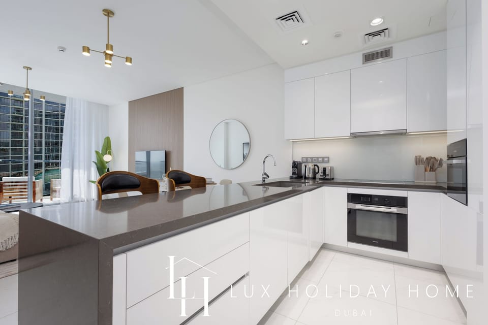 Apartment, Balcony, Lagoon View | Private kitchen | Highchair