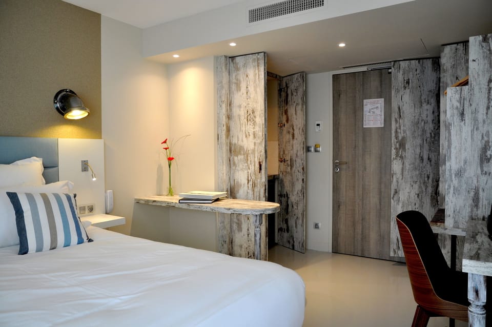 Premium bedding, minibar, in-room safe, desk