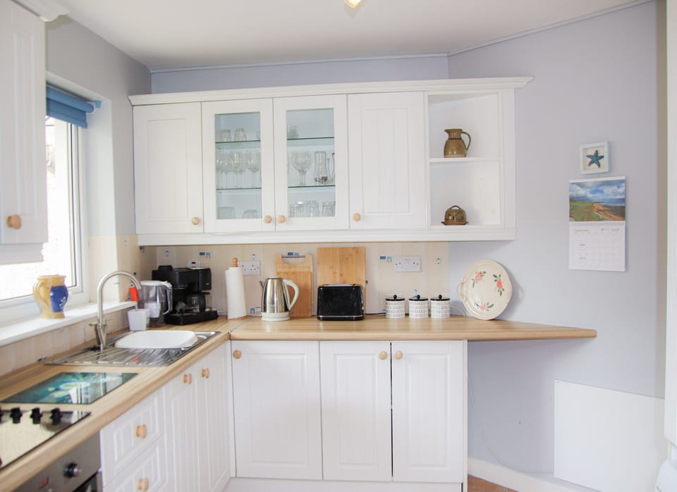 Coffee/tea maker, microwave, oven, dishwasher