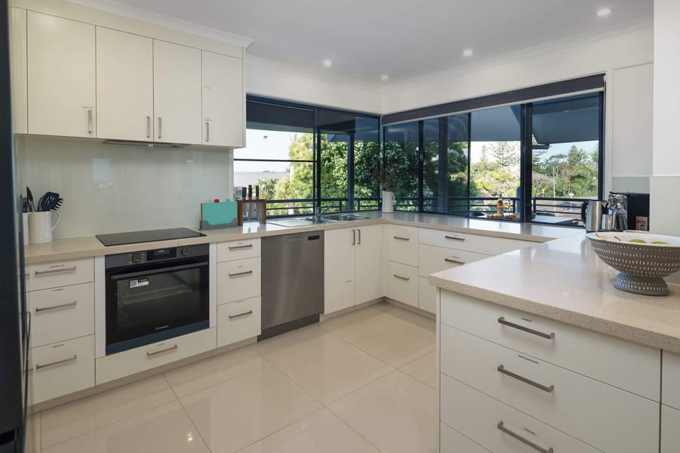 Spacious kitchen and dining area ideal for larger groups