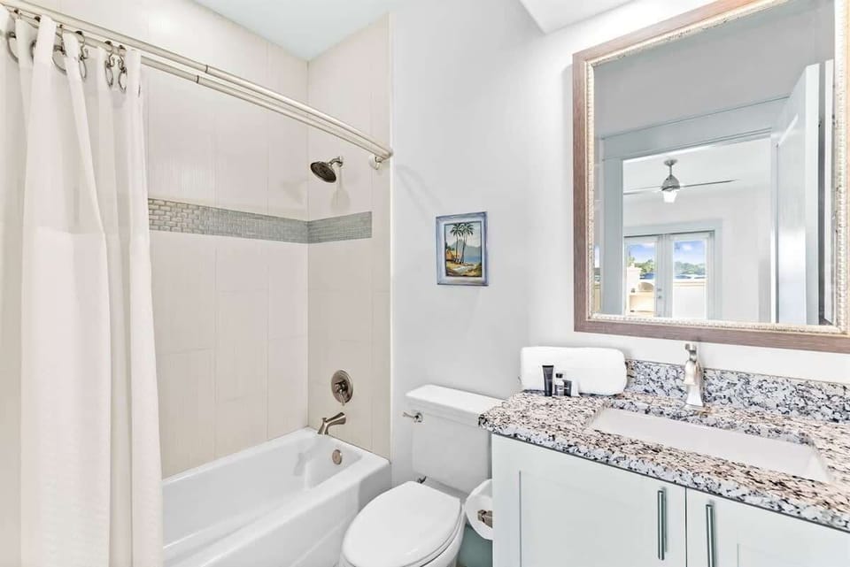 Playroom- Private Bath