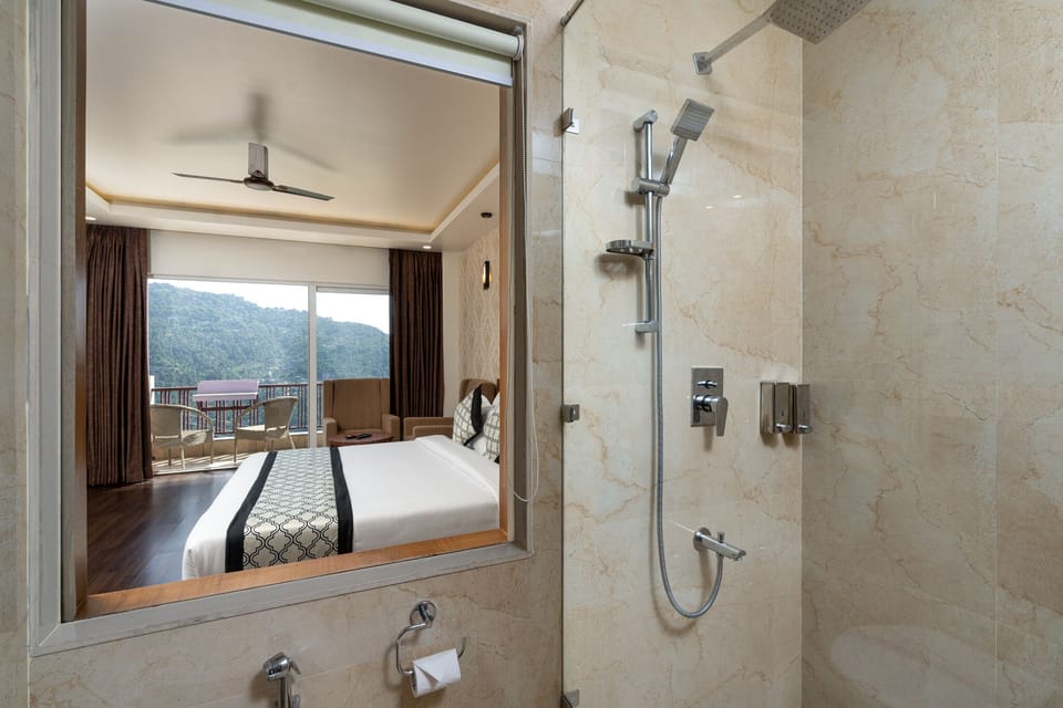 Premium Room | Free WiFi, bed sheets