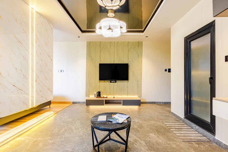 Suite | Free WiFi, bed sheets