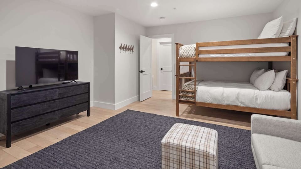 Bedroom 5 | 2 Double Beds | Bunk Bed | TV in Room | Basement