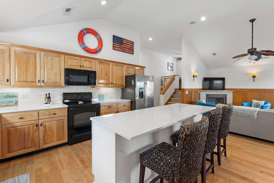 KDN9808: CNU At The Beach | Top Level Kitchen