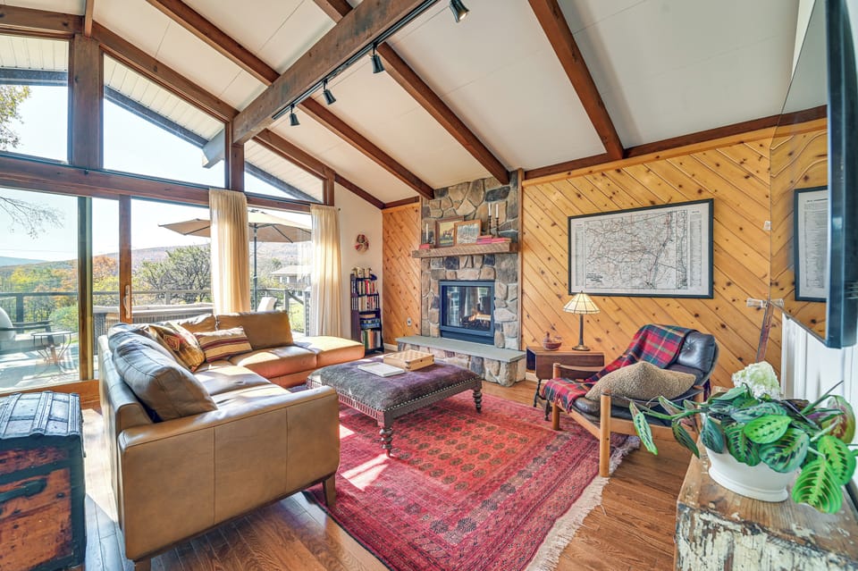 Living Room | Gas Fireplace | Smart TV