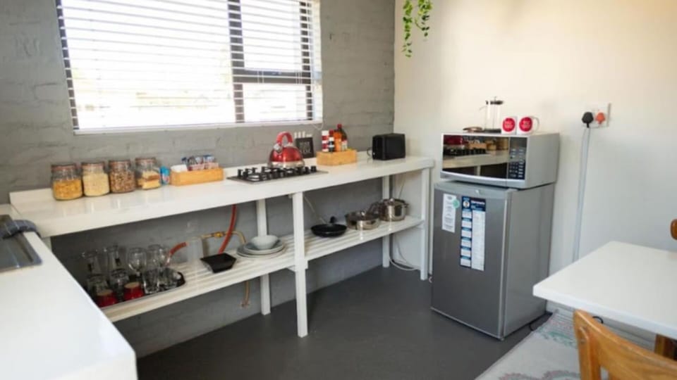 Apartment, 1 Bedroom, Smoking, Patio | Dining
