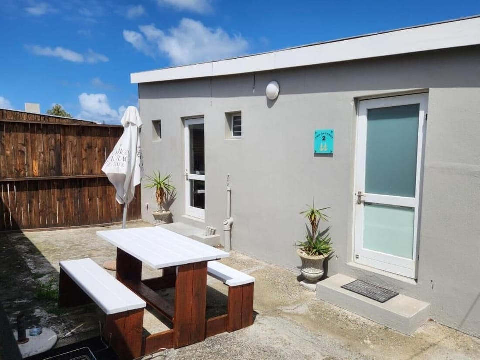 Apartment, 1 Bedroom, Smoking, Patio | Property entrance