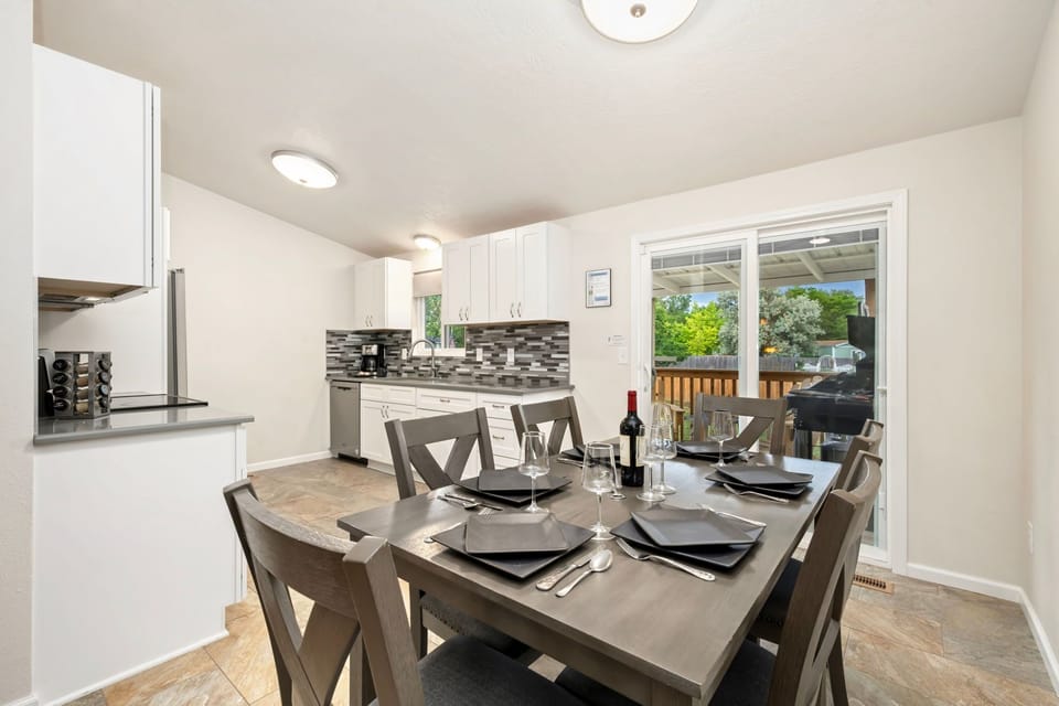 Dining Area with Access to the Covered Deck | Seating for 6!