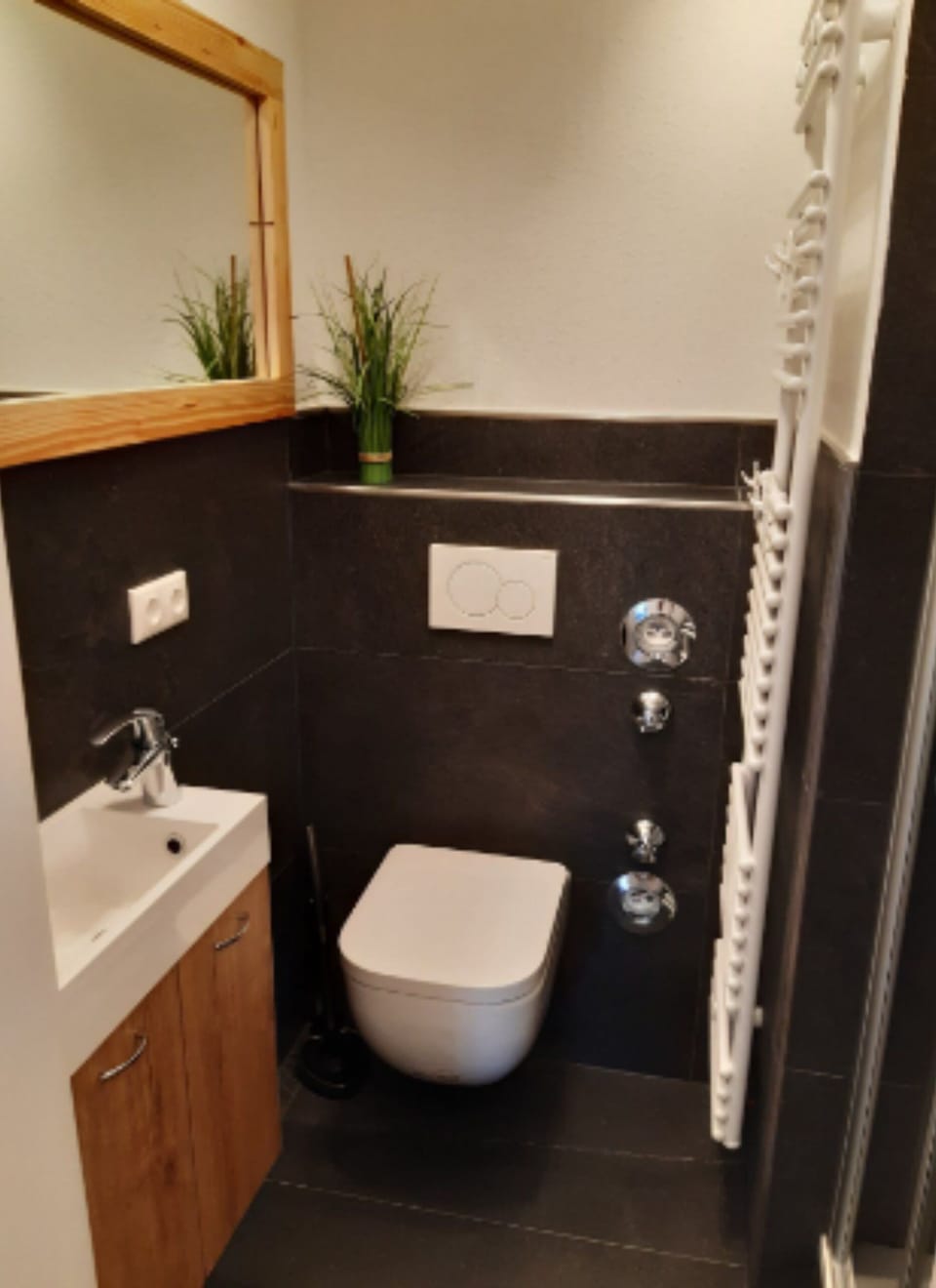 Condo, Balcony, Mountain View | Bathroom shower