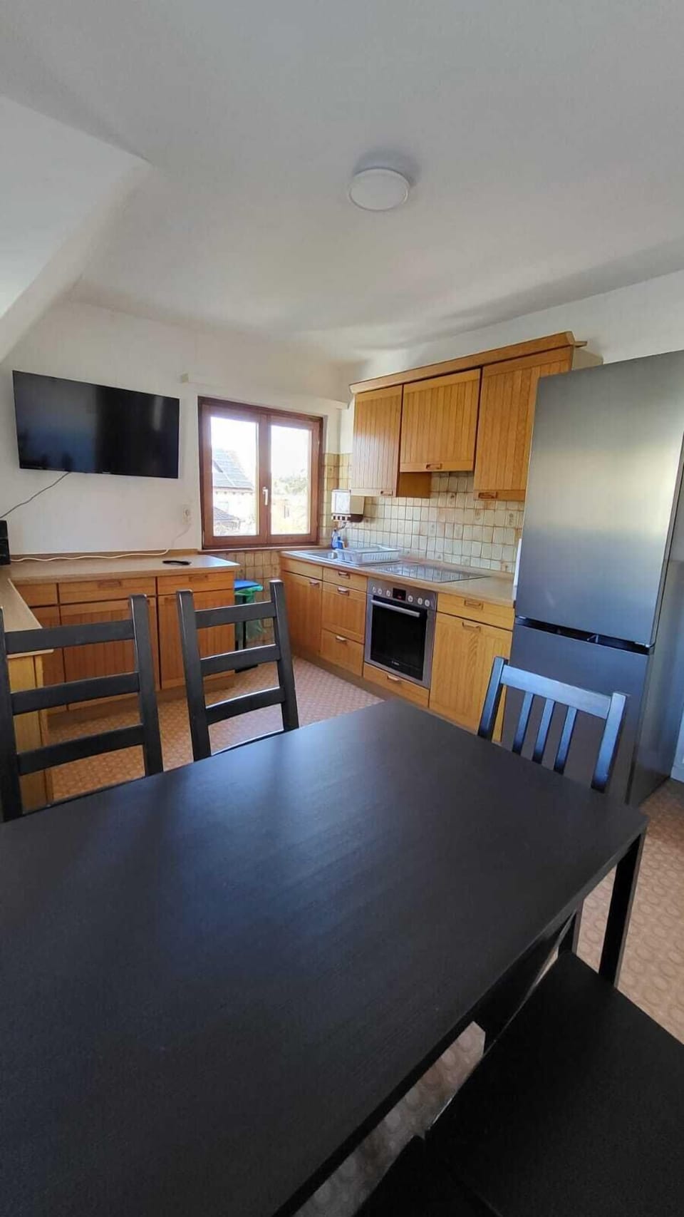The fully equipped kitchen (2)