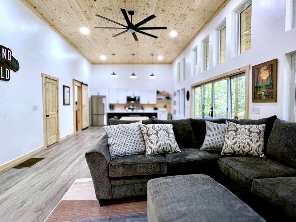 Open floor plan to enjoy each others company