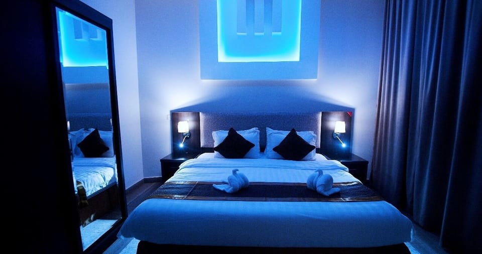 Egyptian cotton sheets, premium bedding, in-room safe