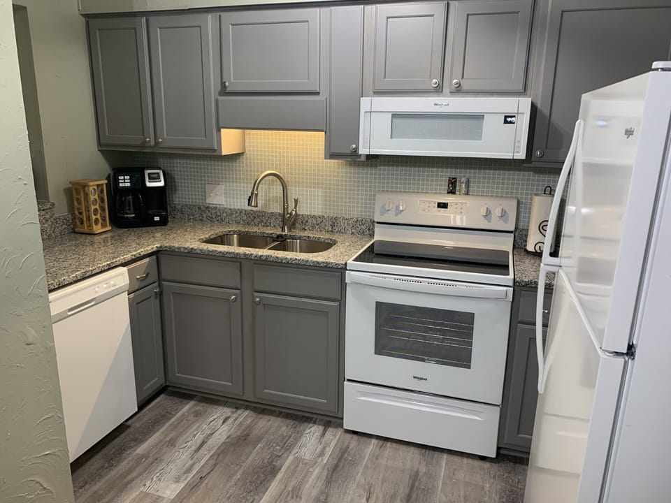 Full Kitchen