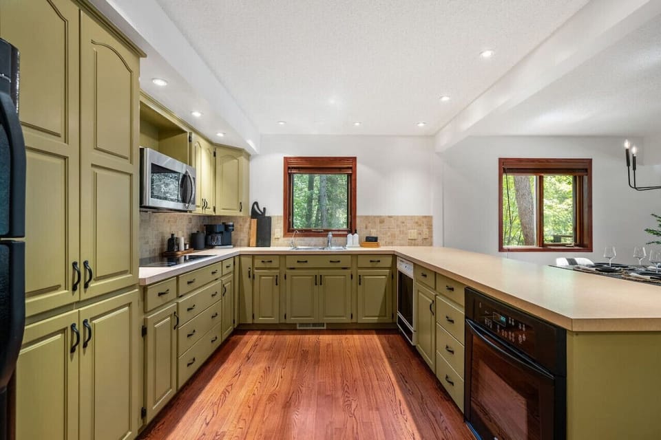Full kitchen with a Keurig K-duo, blender and a rice cooker.