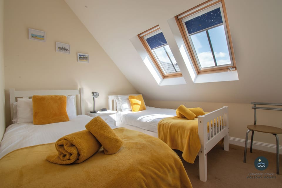 Twin Bedroom