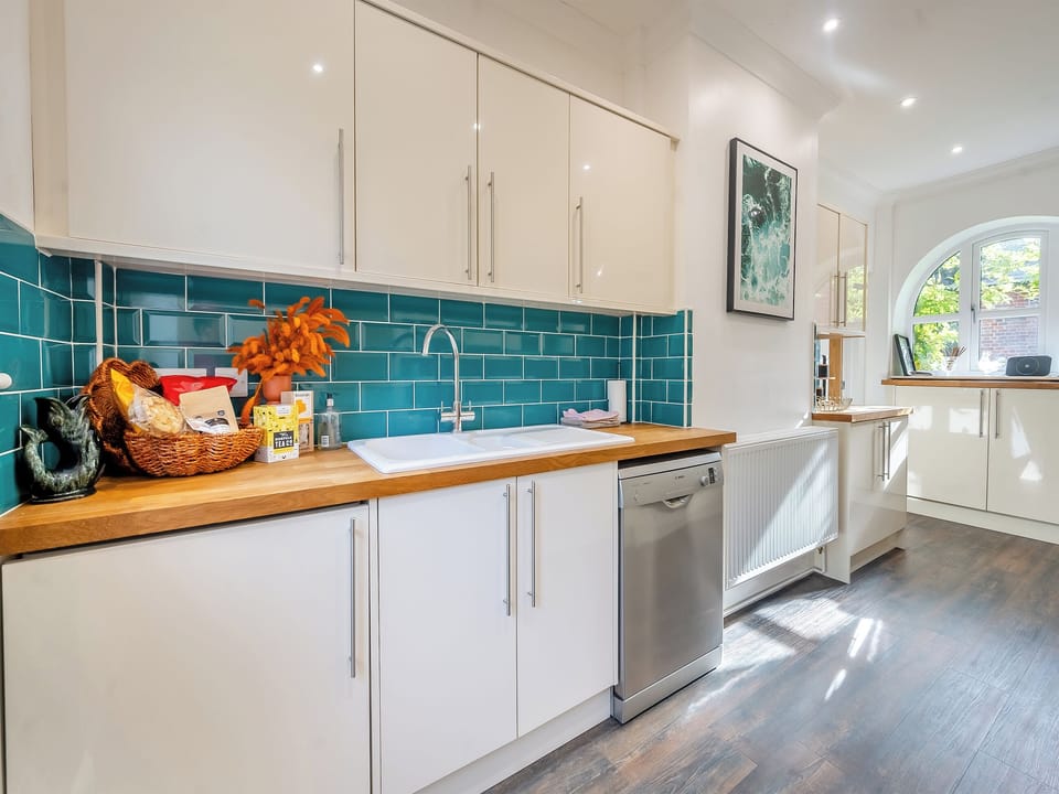Kitchen | Blofield Cottage - Blofield Stays, Norwich