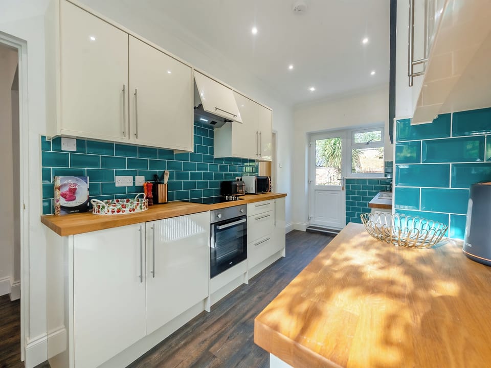 Kitchen | Blofield Cottage - Blofield Stays, Norwich