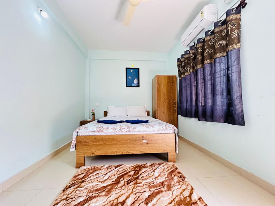 Deluxe Single Room, Balcony, City View | Blackout drapes
