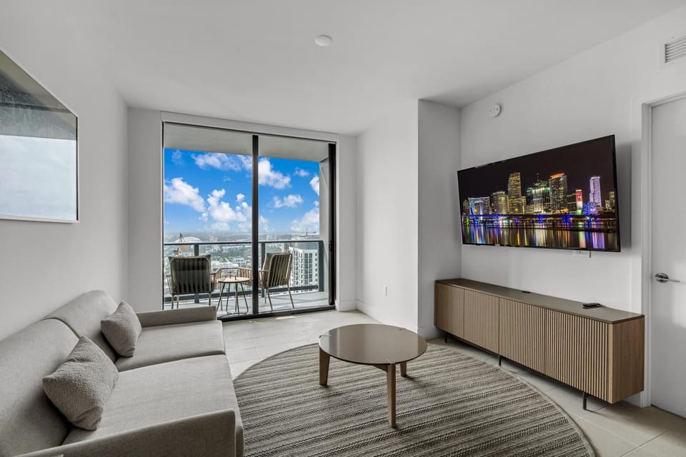 Your urban escape for relaxation and unforgettable city panoramas.
