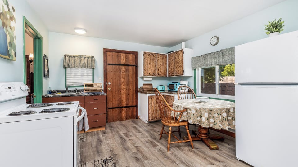Dining Area in kitchen