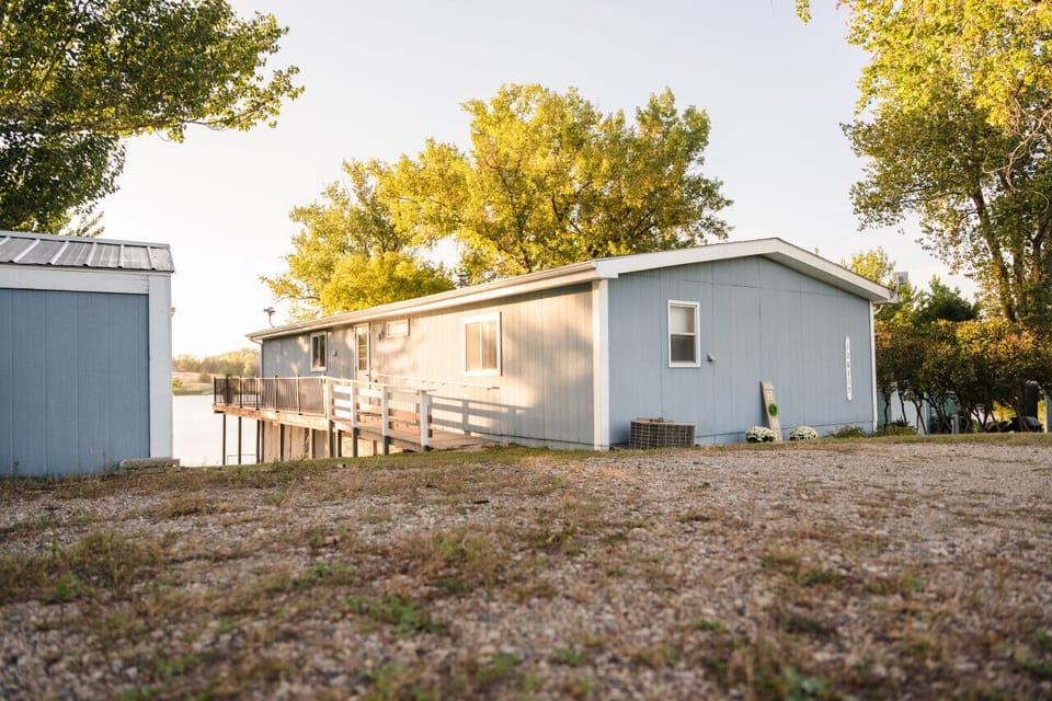 Lakeside Living – The perfect getaway by the water.