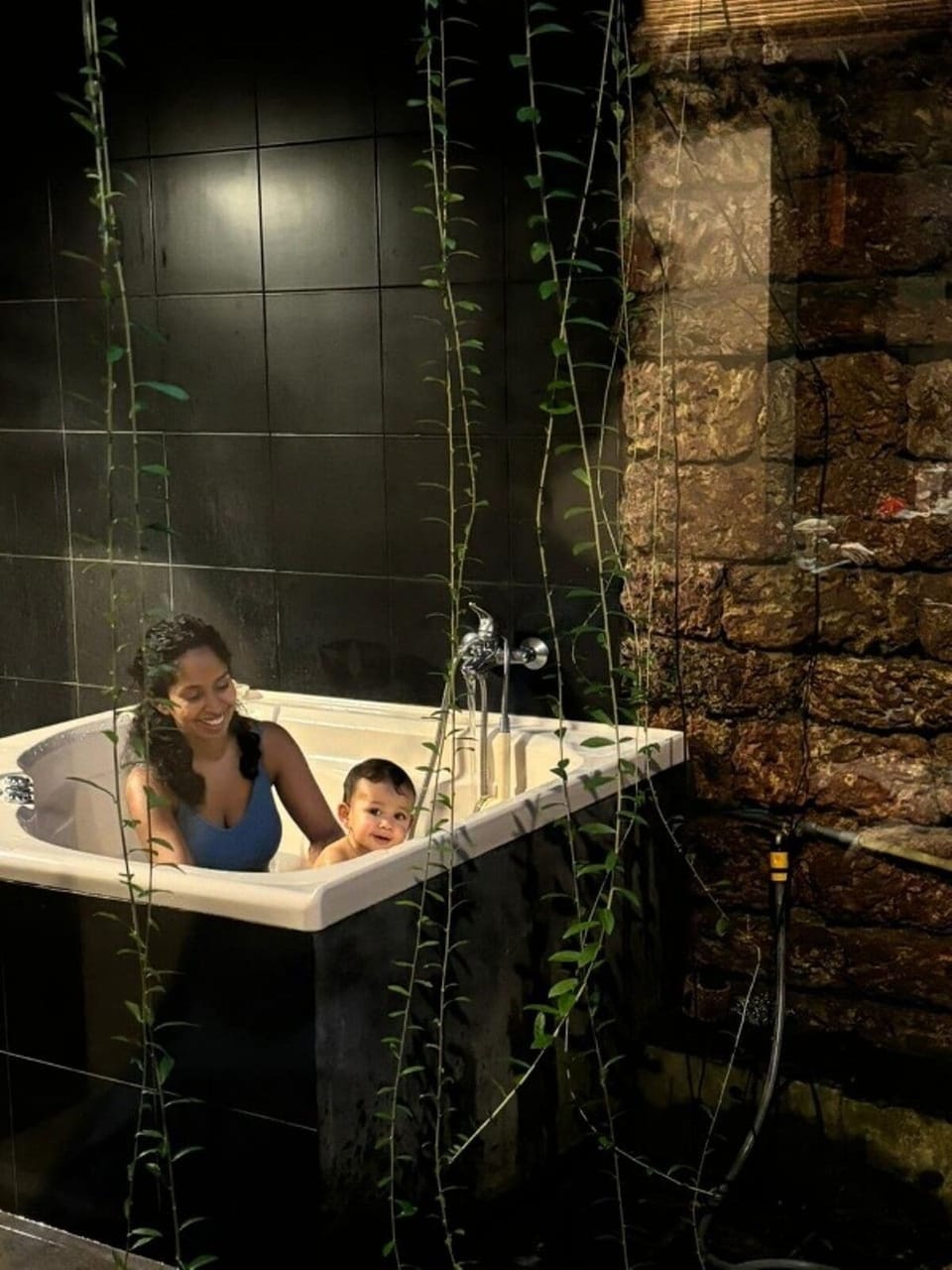Shower, free toiletries, hair dryer, bidet