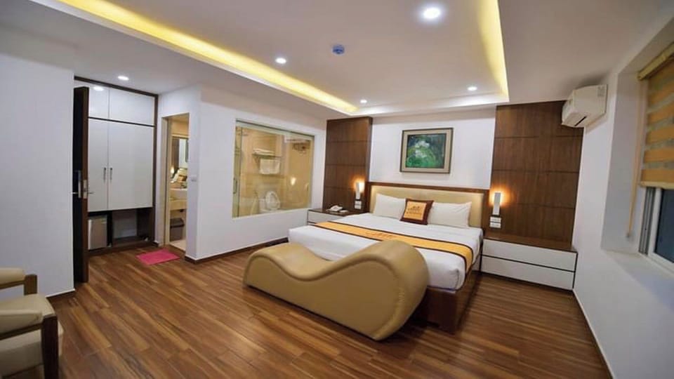 Luxury Room, City View | Iron/ironing board, free WiFi