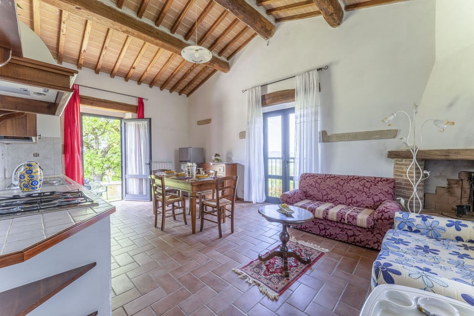 House, Hill View | Living area | 32-inch flat-screen TV with satellite channels