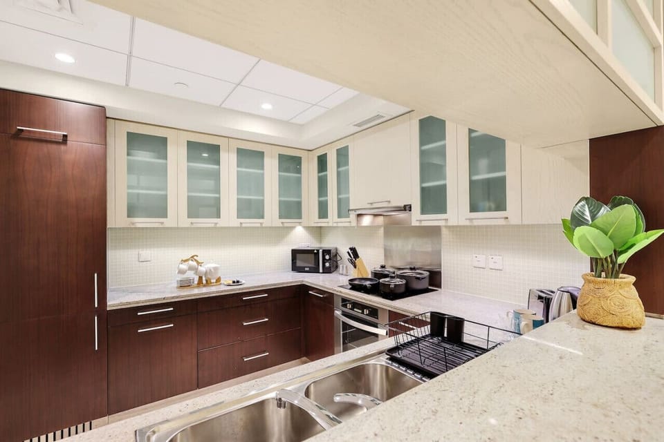 Gourmet Kitchen: Whip up delicious meals in a sleek, modern space with stylish finishes!