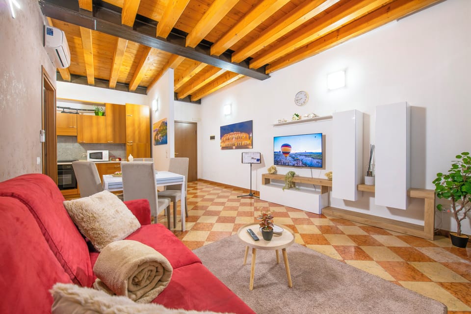 1 bedroom, in-room safe, laptop workspace, blackout drapes
