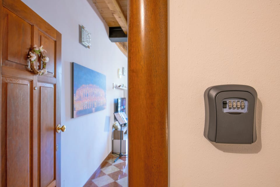 1 bedroom, in-room safe, laptop workspace, blackout drapes