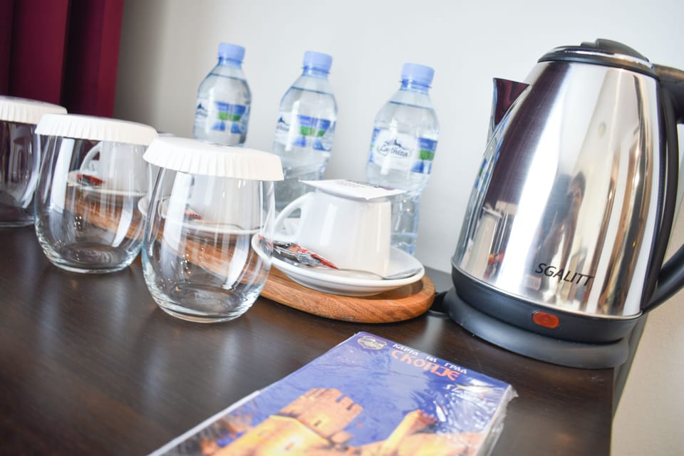Basic Double or Twin Room | Desk, blackout drapes, soundproofing, free WiFi