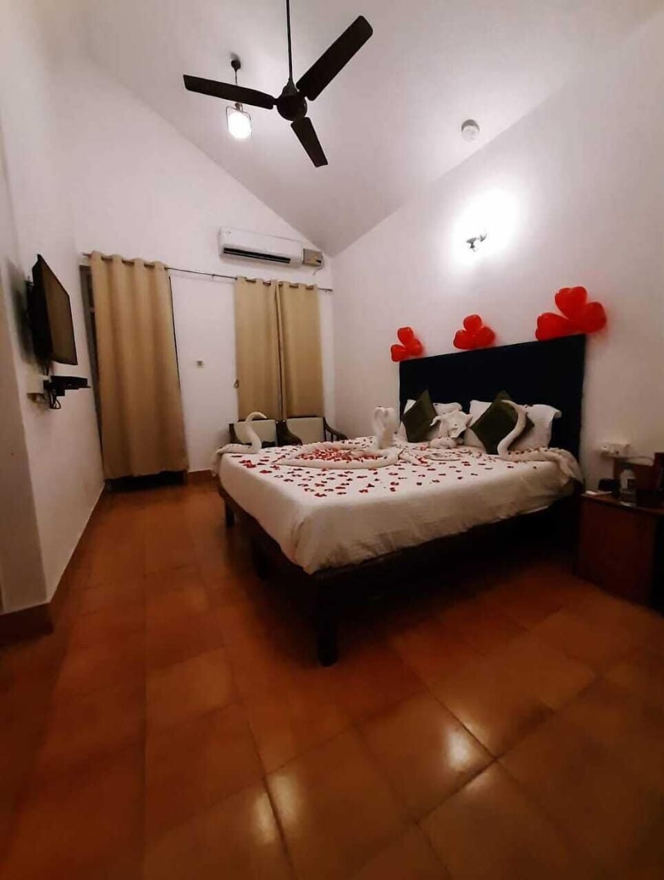 Deluxe Double Room, Pool View | Free WiFi