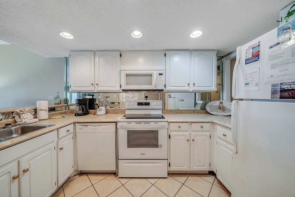 The fully equipped kitchen has everything you need to prepare meals for family & friends.