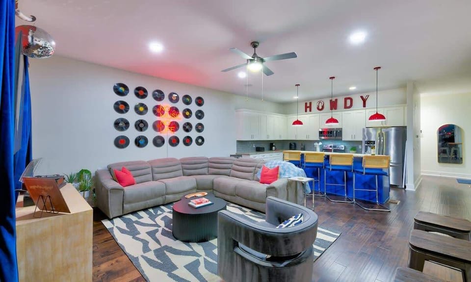 Vibrant decor and a welcoming vibe perfect for unforgettable Nashville hangouts!