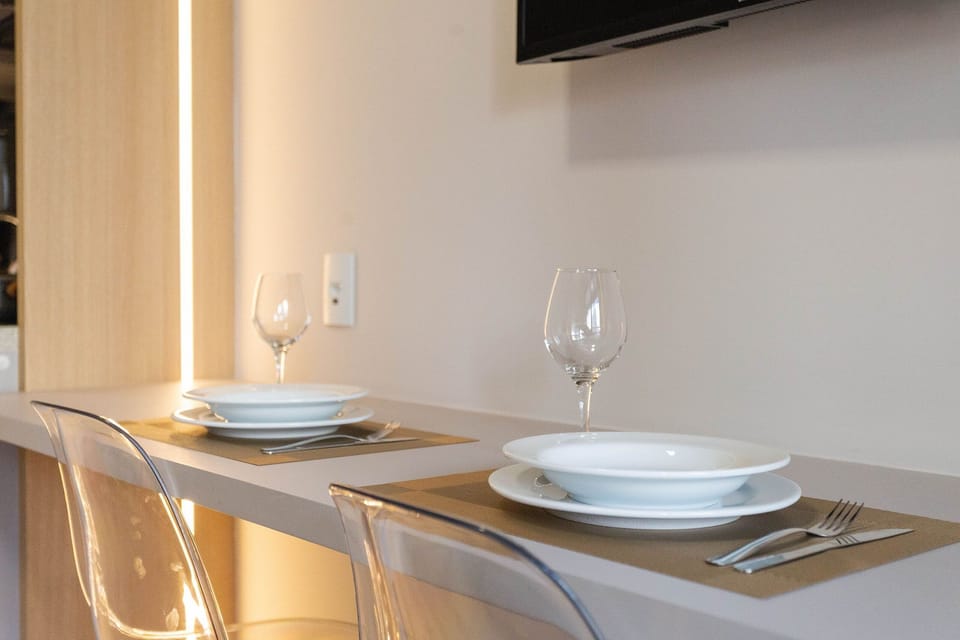 Comfort Studio | Dining