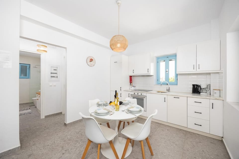 Equipped kitchen