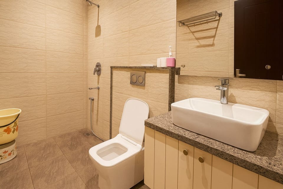 Deluxe Double Room, City View | Bathroom | Shower, free toiletries, towels, soap